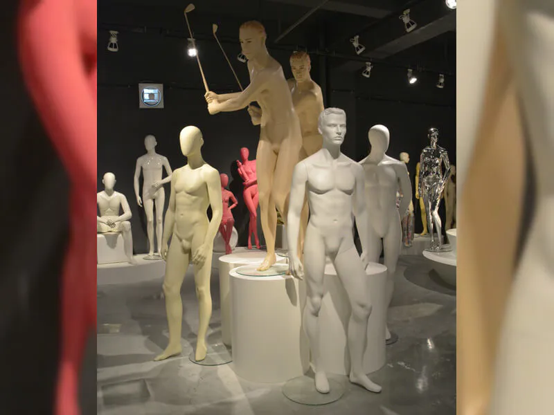 Golf male and female mannequin